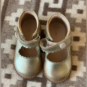 Elephantito Gold Scallop Mary Janes Size 22